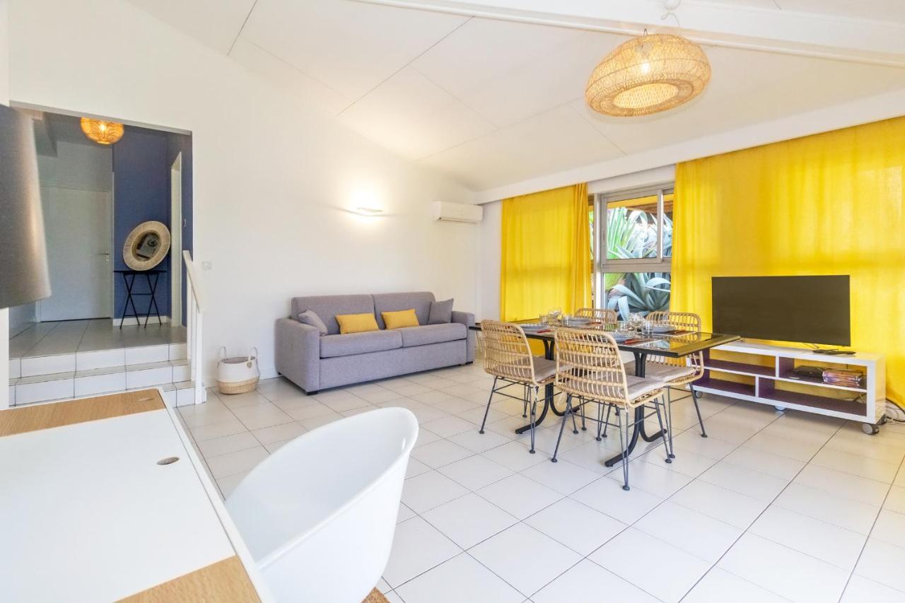 Cuty - Bel Et Spacieux Apt Avec Magnifique Vue Mer Et Piscine Saint Gilles Les Bains Esterno foto